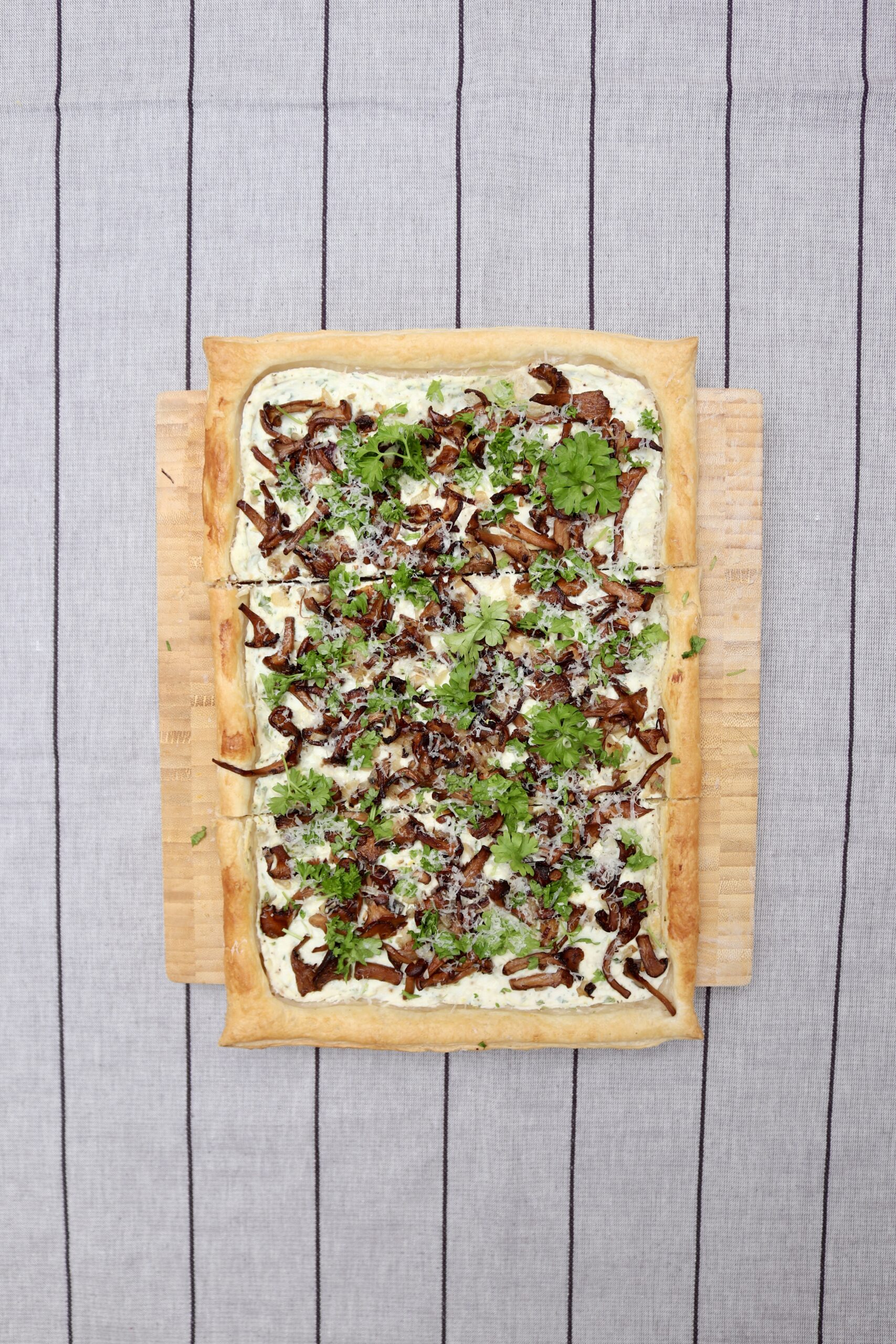 PUFF PASTRY WITH CHANTERELLES & RICOTTA